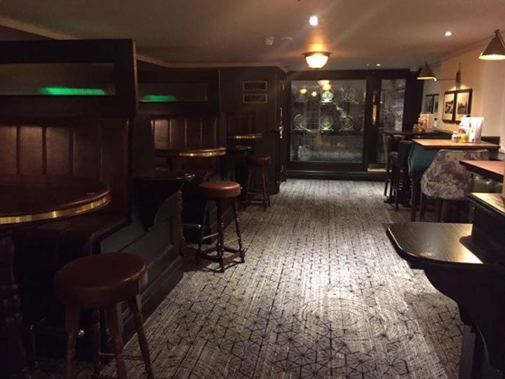 The George Hotel Wetherspoon Brecon Kültér fotó